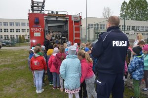 Policjanci podczas spotkania z pierwszakami rozmawiali o bezpieczeństwie.