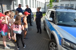 Dzieci z Szkoły Podstawowej nr 8 w Wejherowie odwiedziły policjantów.