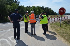 Komisja badała miejsce wypadku.