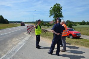 Komisja badała miejsce wypadku.