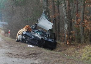 Rozbity samochód biorący udział w wypadku