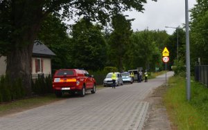 Policjanci wraz z innymi członkami komisji sprawdzali infrastrukturę drogową