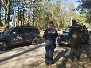 Wspólny patrol Policji i Straży Leśnej