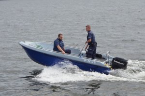 Policjanci prowadzą wakacyjne działania