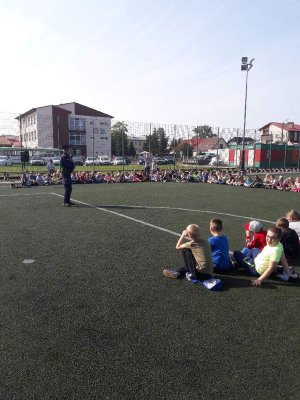 Policjanci spotkali się z dziećmi z SP w Szemudzie