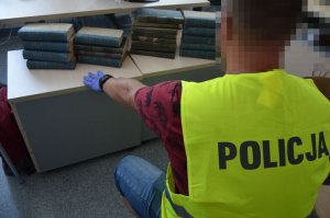 Policjanci zabezpieczyli zabytkowe przedmioty