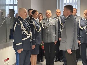 Komendant Powiatowy składa meldunek Komendantowi Wojewódzkiemu