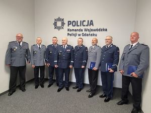 Zdjęcie grupowe z Komendantem Wojewódzkim Policji w Gdańsku