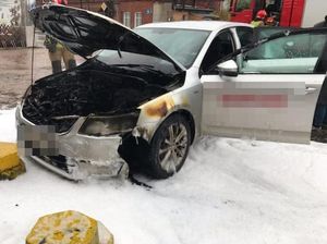 Samochód który uległ uszkodzeniu w wyniku pożaru