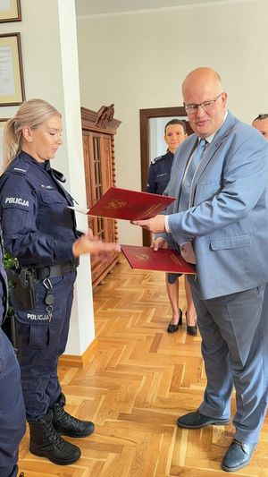 Starosta Wejherowski składa gratulacje policjantom