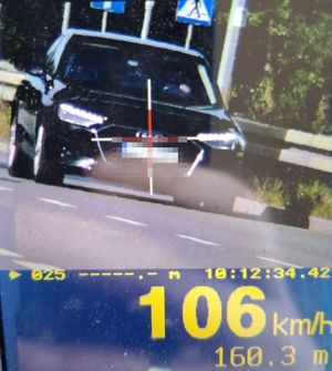 Zdjęcie z urządzenia trucam na którym zarejestrowano prędkość 106 km/h.