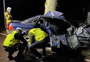 Policjanci wykonują oględziny