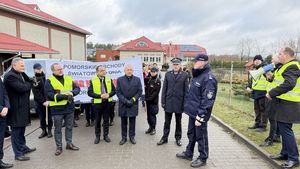 ustawianie się korowodu, który rozpocznie przemarsz