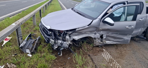 Rozbita toyota, przód pojazdu