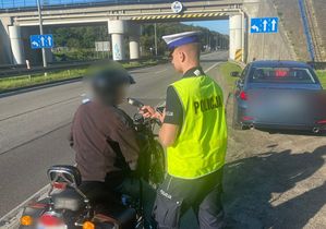 kontrola drogowa motocyklisty.