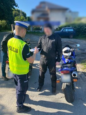 kontrola drogowa motocyklisty.