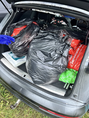 Narkotyki w workach w bagażniku