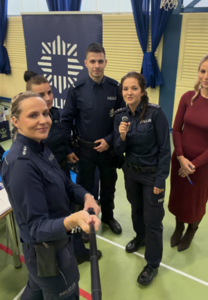 Zdjęcie policjantów typu selfie