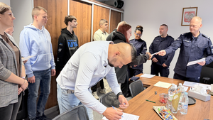 Wręczanie i podpisywanie rozkazów