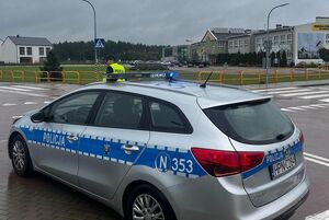 Policjanci przy szkołach pilnują bezpieczeństwa