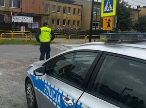 Policjanci przy szkołach pilnują bezpieczeństwa