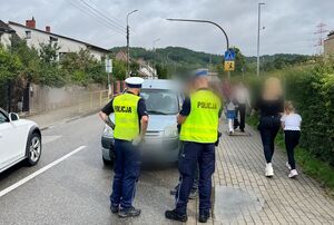 Policjanci przy szkołach pilnują bezpieczeństwa