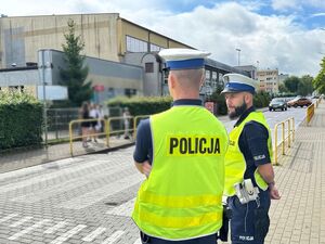 Policjanci przy szkołach pilnują bezpieczeństwa